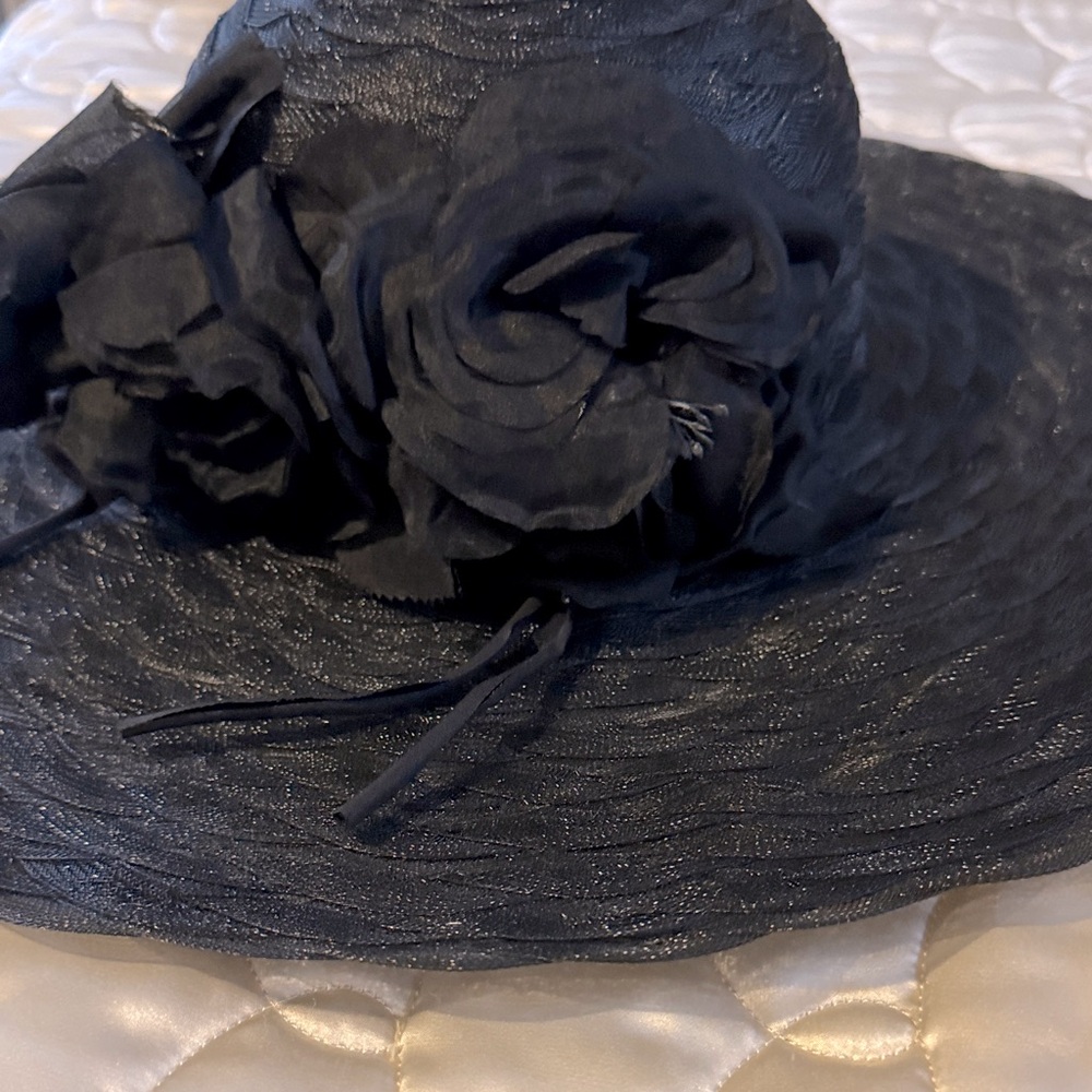 NWOT Giovannio Florence New York Black Derby Hat w/ Black Floral Embellishments - Picture 3 of 8